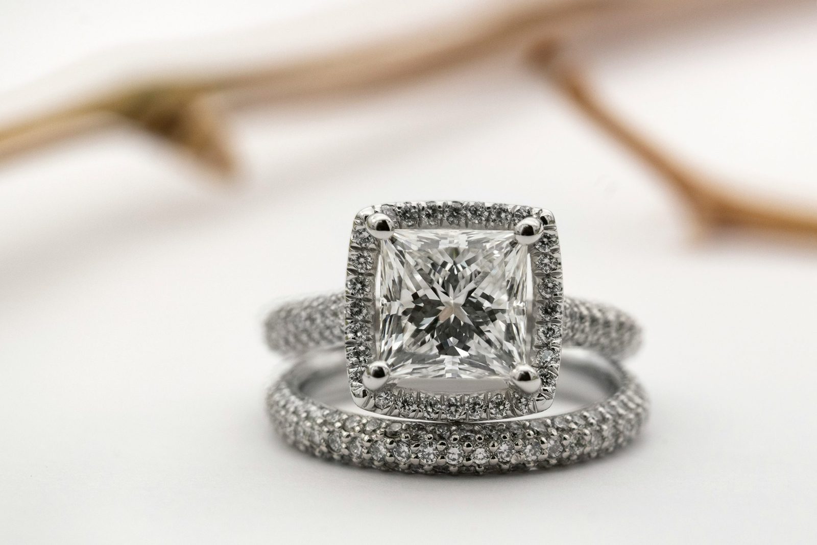 Unveiling the Brilliance: Lab-Grown vs. Natural Diamond